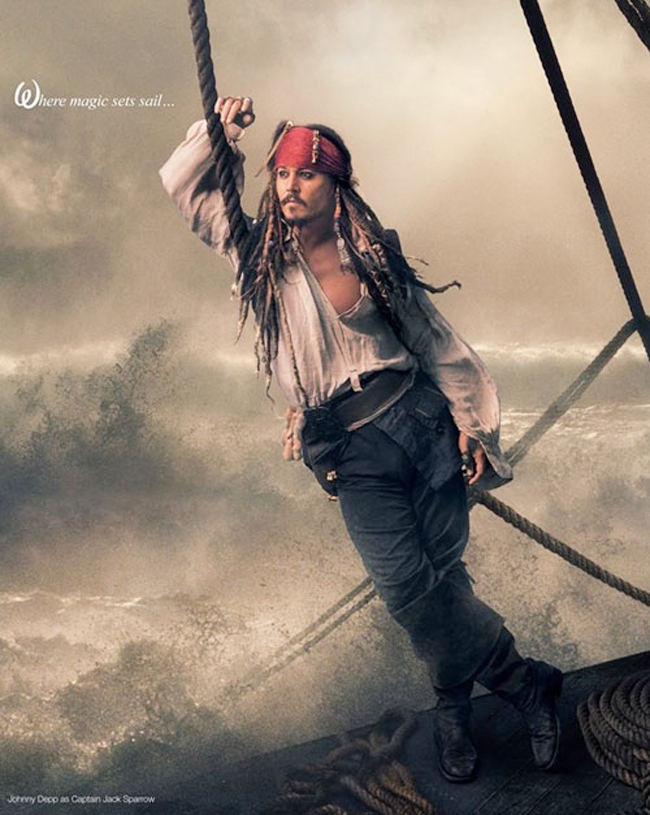 Johnny Depp trở thành cướp biển Jack Sparrow trong 'Cướp biển vùng Caribbe'.